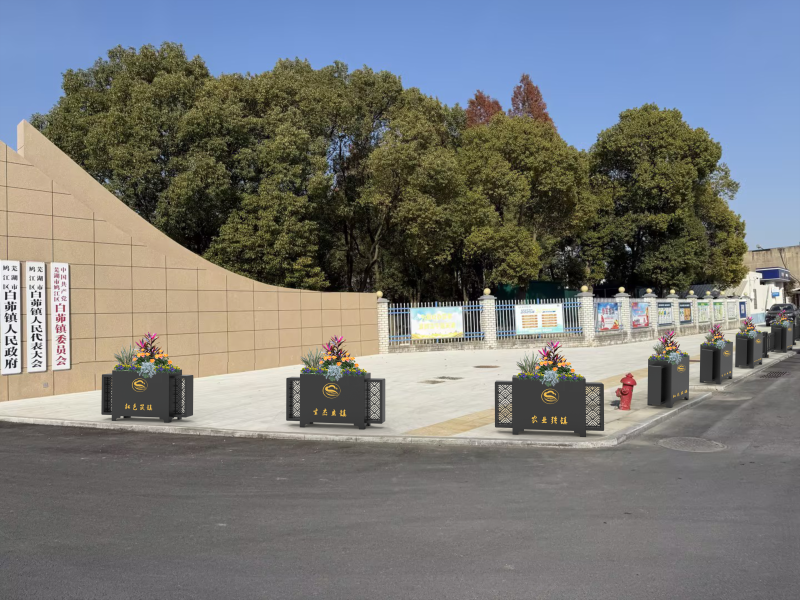 芜湖白茆镇镇政府门口移动花箱隔离实景图 芜湖白茆镇镇政府门口移动花箱隔离实景图